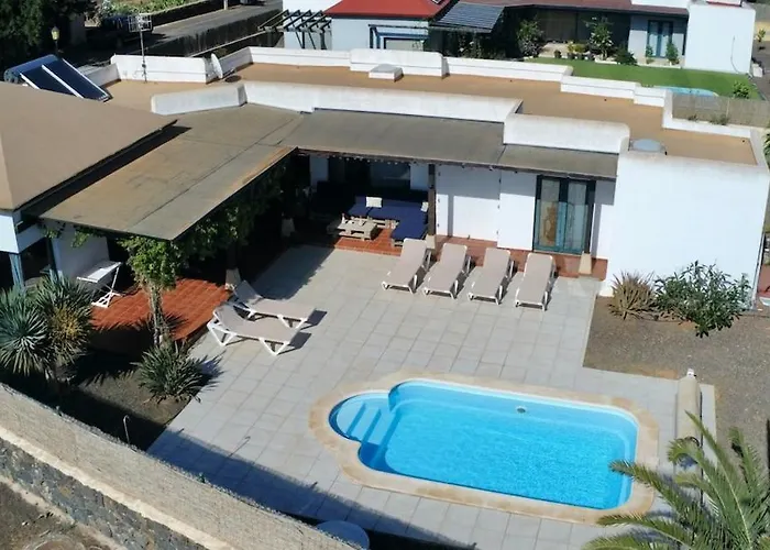 Villa Spacieuse Et Lumineuse Avec Piscine Chauffee *