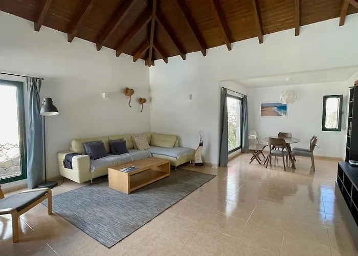 Spacieuse Et Lumineuse Avec Piscine Chauffee