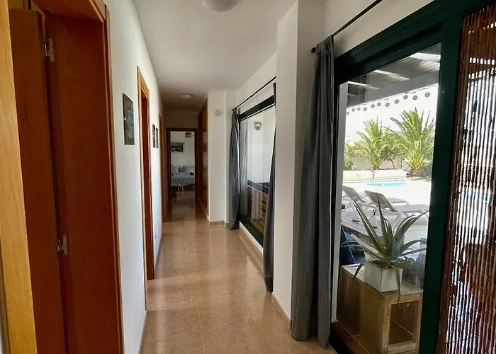 Spacieuse Et Lumineuse Avec Piscine Chauffee Villa