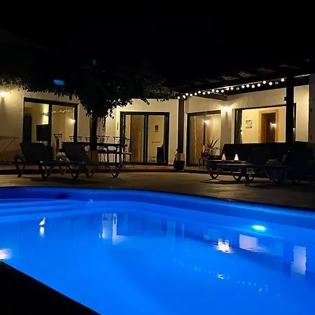 וילה Spacieuse Et Lumineuse Avec Piscine Chauffee *