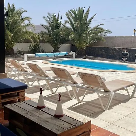 וילה Spacieuse Et Lumineuse Avec Piscine Chauffee