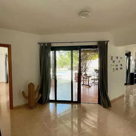 Spacieuse Et Lumineuse Avec Piscine Chauffee לה אוליבה