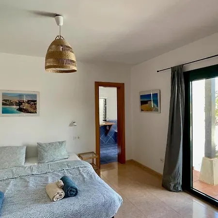 Spacieuse Et Lumineuse Avec Piscine Chauffee לה אוליבה