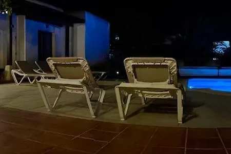 וילה Spacieuse Et Lumineuse Avec Piscine Chauffee *