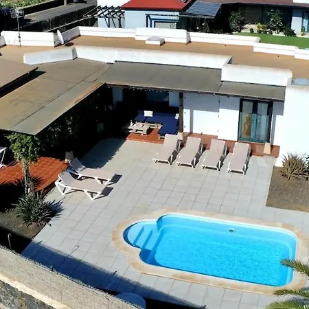 וילה Spacieuse Et Lumineuse Avec Piscine Chauffee