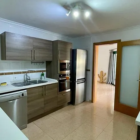 Spacieuse Et Lumineuse Avec Piscine Chauffee *