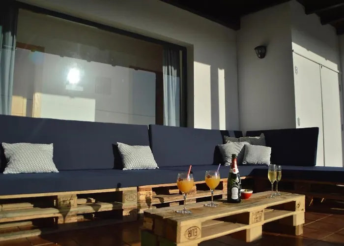 Spacieuse Et Lumineuse Avec Piscine Chauffee