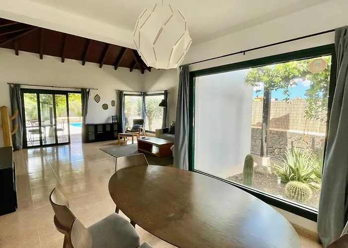 Spacieuse Et Lumineuse Avec Piscine Chauffee La Oliva