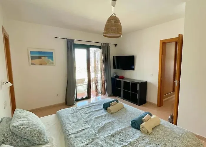 Villa Spacieuse Et Lumineuse Avec Piscine Chauffee *