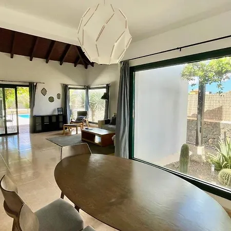 Spacieuse Et Lumineuse Avec Piscine Chauffee La Oliva