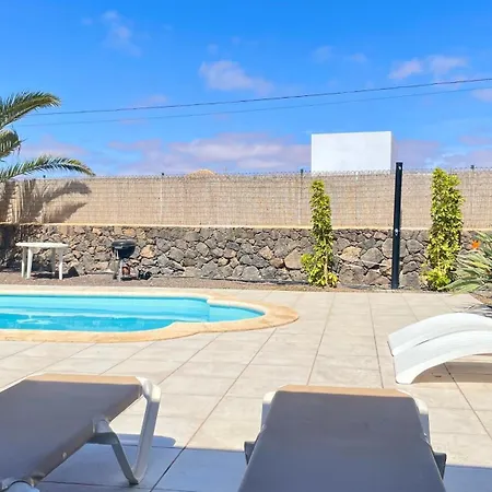 Spacieuse Et Lumineuse Avec Piscine Chauffee Villa La Oliva