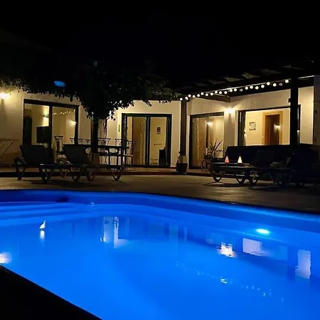 Villa Spacieuse Et Lumineuse Avec Piscine Chauffée La Oliva