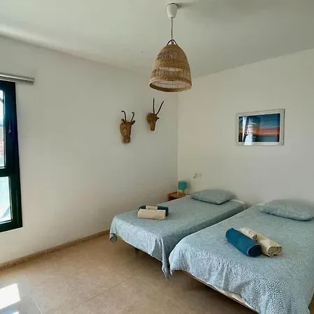 Spacieuse Et Lumineuse Avec Piscine Chauffée La Oliva